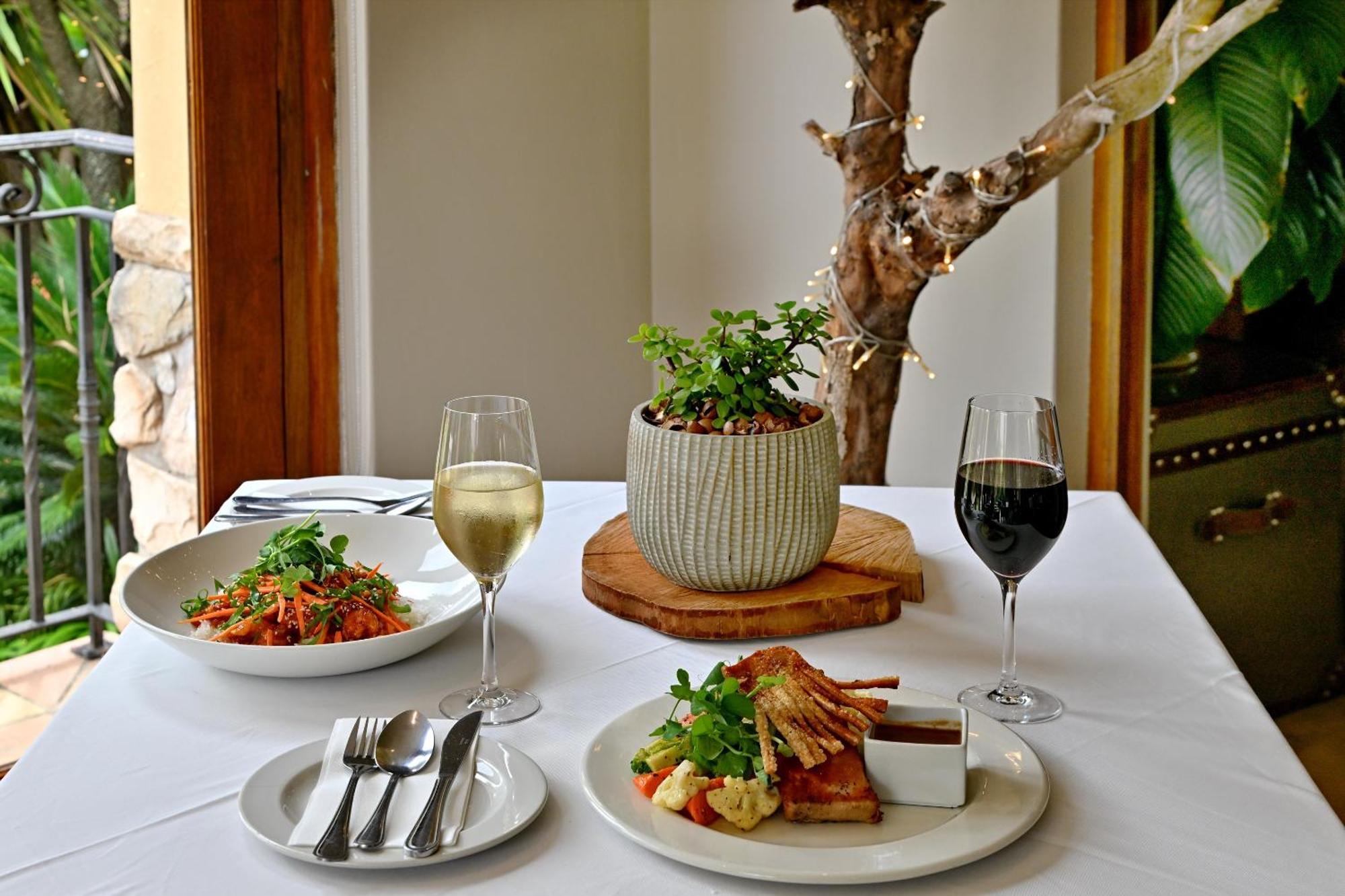 Black Eagle Hotel & Spa Roodepoort Eksteriør billede