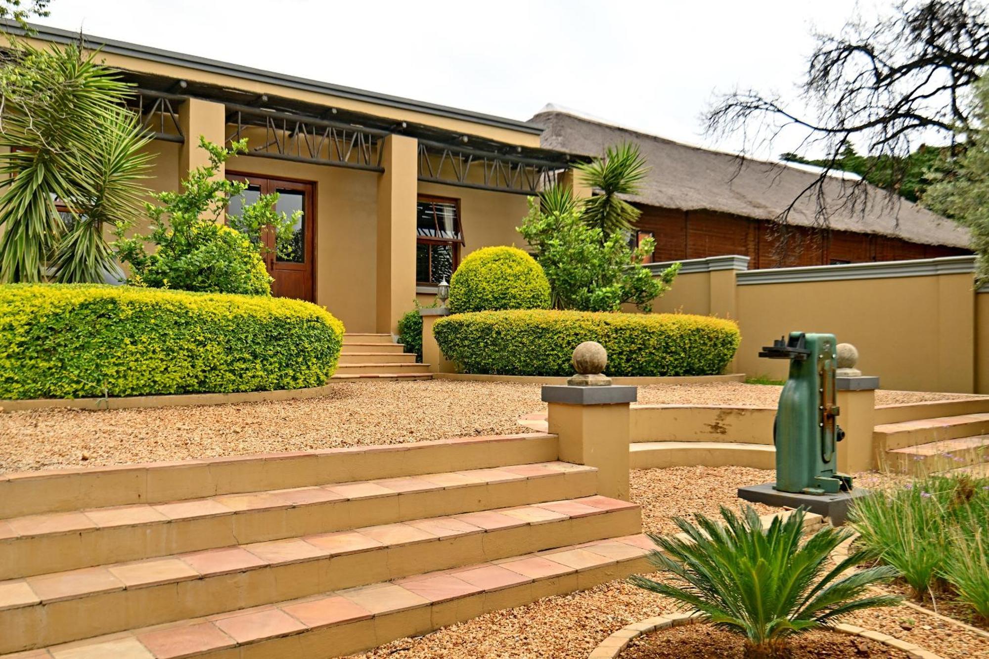 Black Eagle Hotel & Spa Roodepoort Eksteriør billede