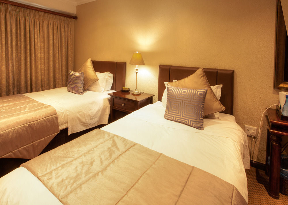 Black Eagle Hotel & Spa Roodepoort Eksteriør billede